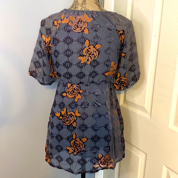 Floral blouse - Picture 3 of 4